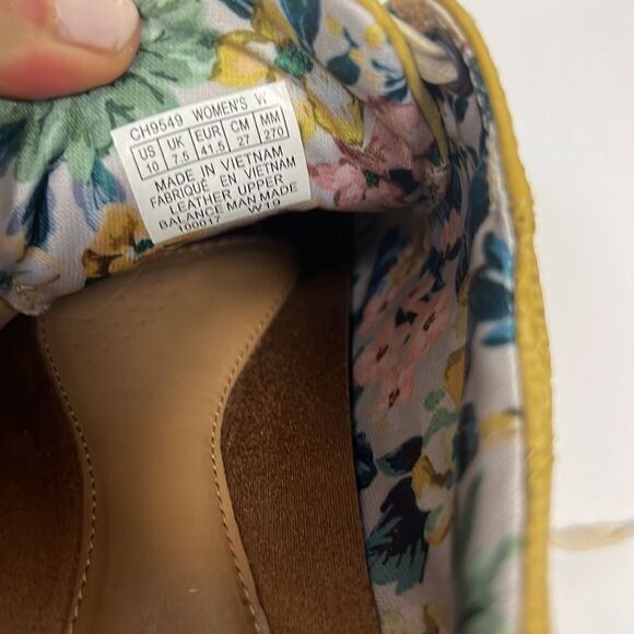 Cobb Hill mustard yellow leather sneaker    Size 10 - Picture 8 of 10